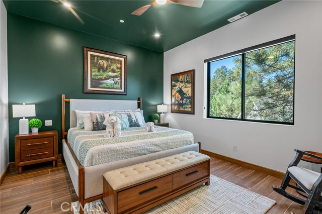 807 Cameron Drive, Big Bear Lake, CA 92315