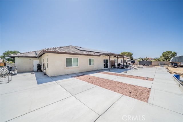 13546 Rincon Road, Apple Valley CA: https://media.crmls.org/medias/ecddcded-7203-4e6a-ae77-3c2800bcdf51.jpg