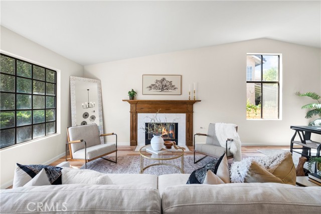Detail Gallery Image 5 of 35 For 20557 Jay Carroll Drive, Saugus,  CA 91350 - 4 Beds | 2 Baths