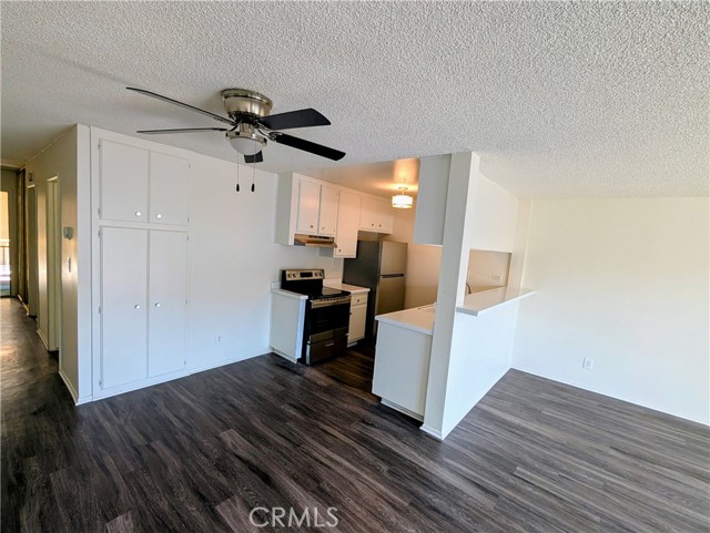 Detail Gallery Image 7 of 7 For 206 Euclid Ave, Long Beach,  CA 90803 - – Beds | – Baths