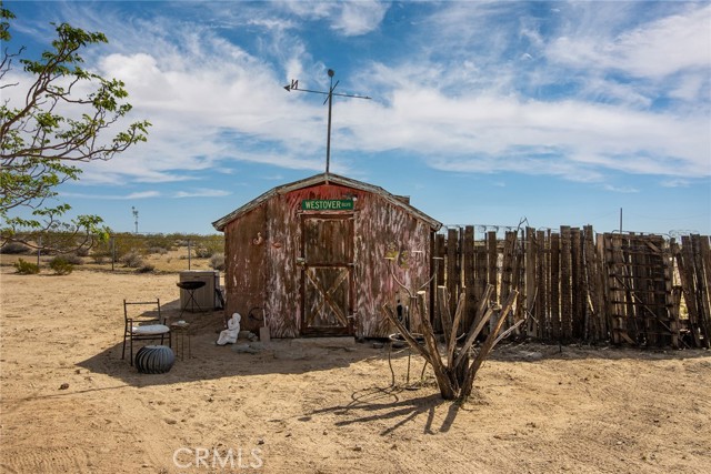 Detail Gallery Image 27 of 31 For 63720 Pluto Rd, Joshua Tree,  CA 92252 - 2 Beds | 1 Baths
