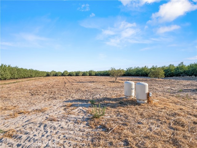 Detail Gallery Image 53 of 66 For 5527 W Olive Ave, Fresno,  CA 93722 - 4 Beds | 3/1 Baths