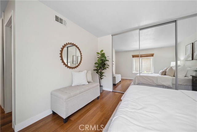 10 Windrow, Irvine CA: https://media.crmls.org/medias/ecdfba8b-cd6b-4fee-af41-69dae257c433.jpg