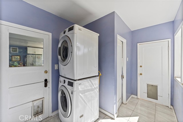 Detail Gallery Image 18 of 28 For 2042 Rome, Los Angeles,  CA 90065 - 3 Beds | 2/1 Baths