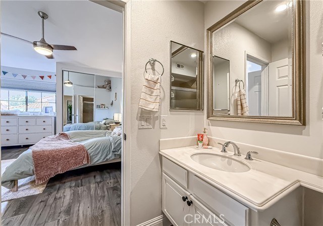 450 Country Club Drive, Simi Valley CA: https://media.crmls.org/medias/ecdff627-55c8-40f4-9778-297c6db8c250.jpg