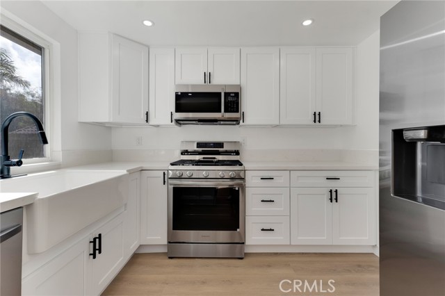 Detail Gallery Image 15 of 43 For 13754 Bear Valley Rd, Moorpark,  CA 93021 - 3 Beds | 2 Baths