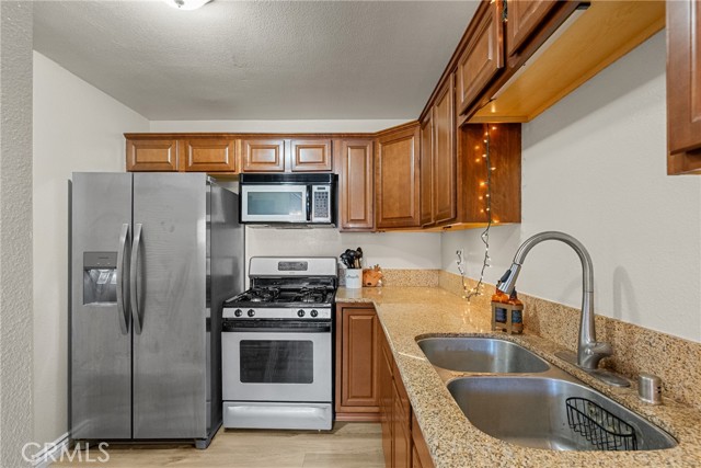 Detail Gallery Image 17 of 43 For 31363 the Old Road, Castaic,  CA 91384 - 3 Beds | 2/1 Baths