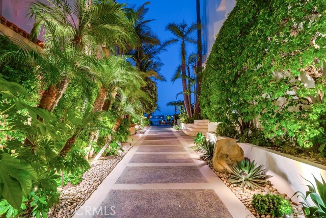 6048 Lido Lane, Long Beach CA: https://media.crmls.org/medias/ece093ab-dbbe-4028-9906-5e8c3e2f4a2b.jpg