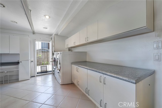 9909 Merced River Avenue, Fountain Valley CA: https://media.crmls.org/medias/ece0a181-39dc-4475-b4fa-c2c7b8240d90.jpg