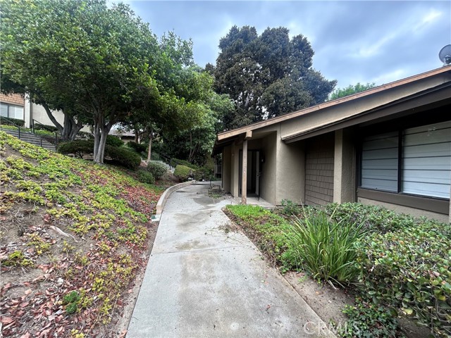 Detail Gallery Image 2 of 10 For 15923 Alta Vista Dr a,  La Mirada,  CA 90638 - 2 Beds | 2 Baths