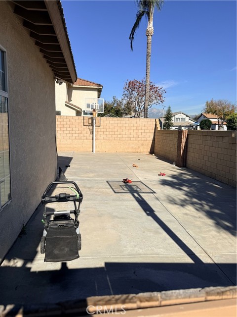 6614 Manzanita Court, Chino CA: https://media.crmls.org/medias/ece125a9-61dd-4159-8342-95948d362a83.jpg