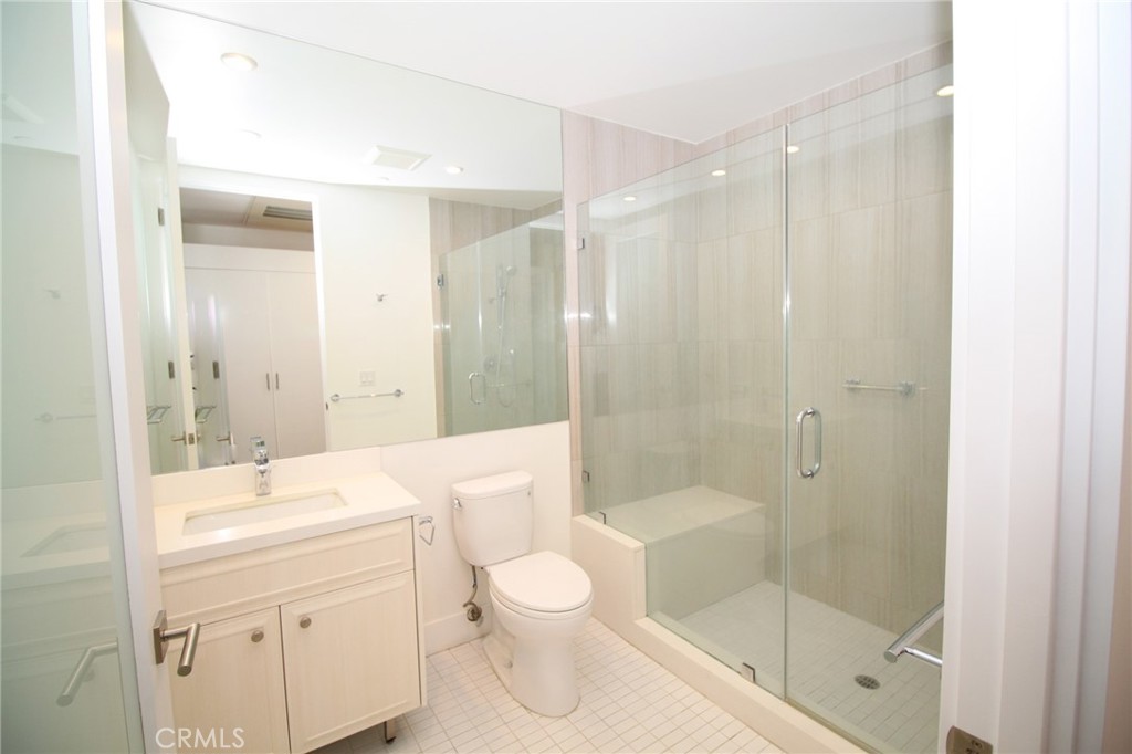 210 N Monterey St 404