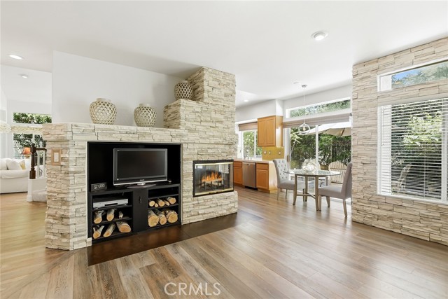 Detail Gallery Image 15 of 29 For 4762 Rhapsody, Oak Park,  CA 91377 - 3 Beds | 3 Baths