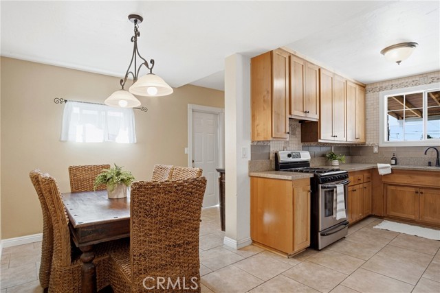 Detail Gallery Image 7 of 61 For 10281 Bouvais, Anaheim,  CA 92804 - 5 Beds | 2 Baths