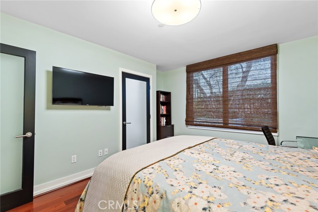 130 N Swall Drive, Beverly Hills CA: https://media.crmls.org/medias/ece2a645-e526-4838-8117-fda885e278a7.jpg