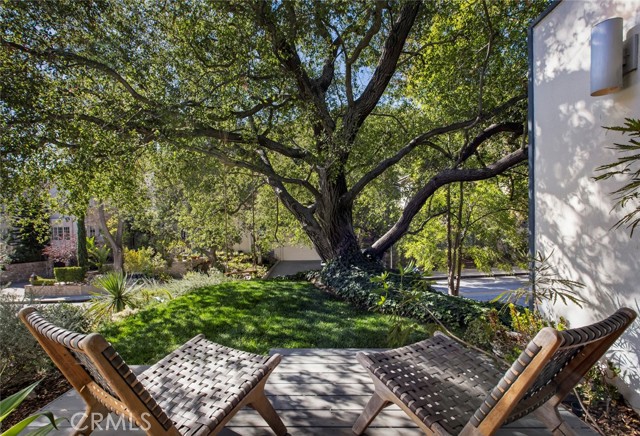 Detail Gallery Image 17 of 54 For 2820 E Chevy Chase Dr, Glendale,  CA 91206 - 2 Beds | 2 Baths