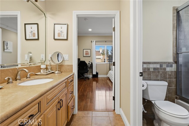 Detail Gallery Image 26 of 39 For 22711 Collins St, Woodland Hills,  CA 91367 - 4 Beds | 3/1 Baths