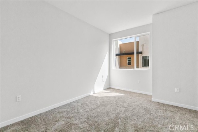 Detail Gallery Image 6 of 10 For 4005 Valley Oak Ln #E,  El Monte,  CA 91733 - 3 Beds | 3 Baths