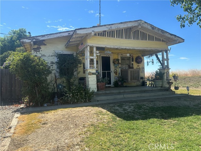 Detail Gallery Image 1 of 17 For 22472 6th St, Dos Palos,  CA 93665 - 3 Beds | 1/1 Baths