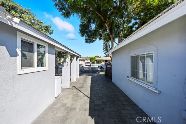 Detail Gallery Image 12 of 22 For 7010 San Vincente, Paramount,  CA 90723 - – Beds | – Baths