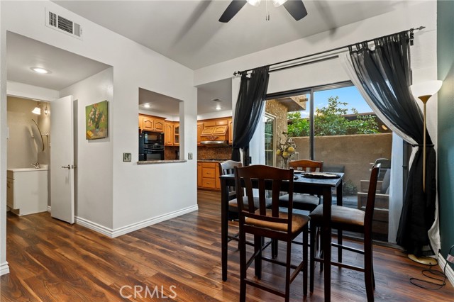 Detail Gallery Image 3 of 29 For 337 E Chapman, Placentia,  CA 92870 - 2 Beds | 2/1 Baths