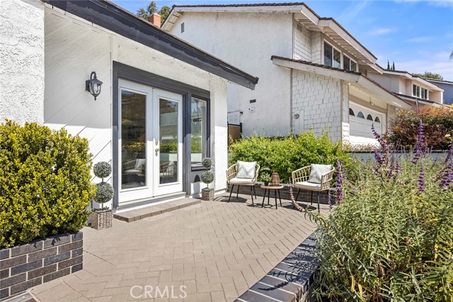 Image 5 of 59 For 897 Kings Canyon Road