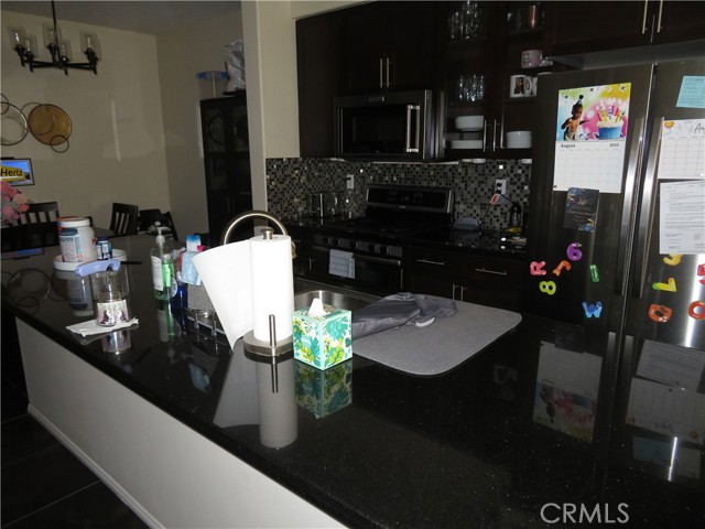 Detail Gallery Image 5 of 41 For 965 Acacia Ln, Montebello,  CA 90640 - 3 Beds | 3 Baths