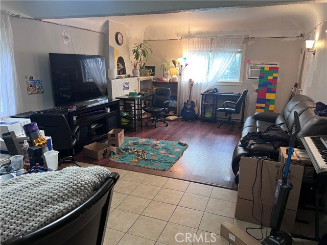 Detail Gallery Image 6 of 17 For 702 N Burris Ave, Compton,  CA 90221 - 2 Beds | 1 Baths