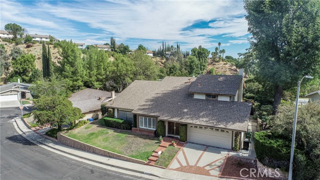 Detail Gallery Image 1 of 33 For 18644 Nau Ave, Porter Ranch,  CA 91326 - 4 Beds | 2/1 Baths