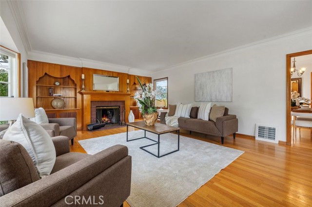 Detail Gallery Image 3 of 40 For 1685 Roosevelt, Altadena,  CA 91001 - 3 Beds | 2 Baths