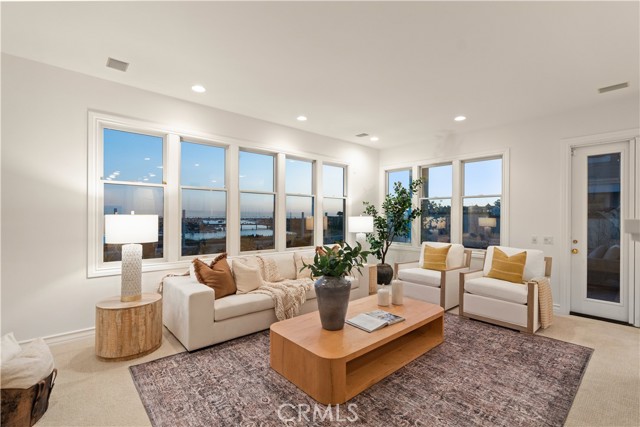 Detail Gallery Image 8 of 34 For 47 Cape Andover, Newport Beach,  CA 92660 - 4 Beds | 3/2 Baths