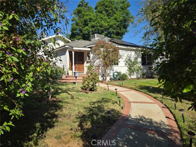 Detail Gallery Image 2 of 41 For 7503 Aqueduct Ave, Van Nuys,  CA 91406 - 3 Beds | 2/1 Baths