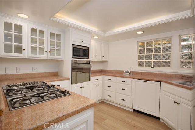Detail Gallery Image 5 of 12 For 703 Orchid, Corona Del Mar,  CA 92625 - 2 Beds | 2 Baths