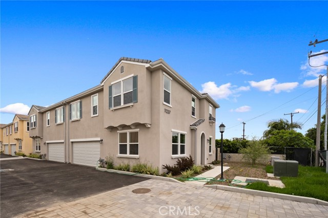 Detail Gallery Image 4 of 34 For 11237 Gladhill Rd #6,  Whittier,  CA 90604 - 3 Beds | 2/1 Baths