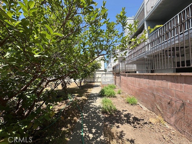 1045 Gladys Avenue, Long Beach CA: https://media.crmls.org/medias/ecea0ba2-7b7b-4e5d-8df4-ff8ece8a88f1.jpg