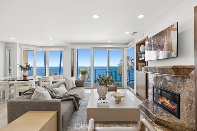 Detail Gallery Image 4 of 56 For 921 Gaviota Dr, Laguna Beach,  CA 92651 - 7 Beds | 7/1 Baths