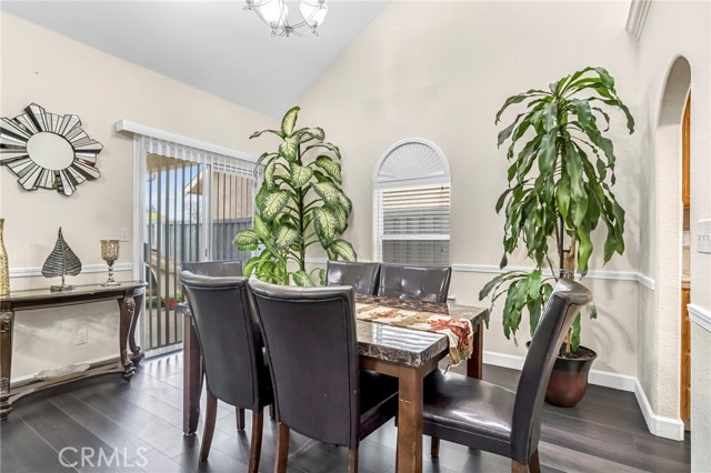 Detail Gallery Image 11 of 41 For 4729 W Cornell, Fresno,  CA 93722 - 4 Beds | 3 Baths