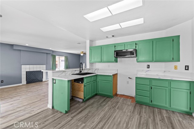 Detail Gallery Image 14 of 69 For 13806 Salado, Victorville,  CA 92392 - 4 Beds | 3 Baths