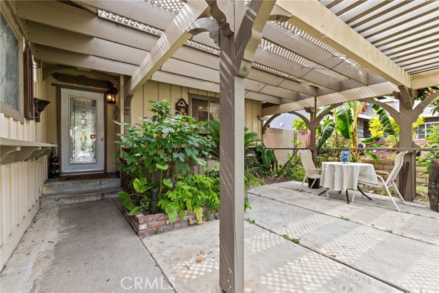 Detail Gallery Image 3 of 25 For 15503 Benfield Ave, Norwalk,  CA 90650 - 4 Beds | 2 Baths