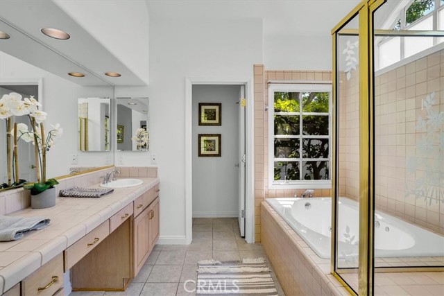 Master Bathroom with dual sink vanity