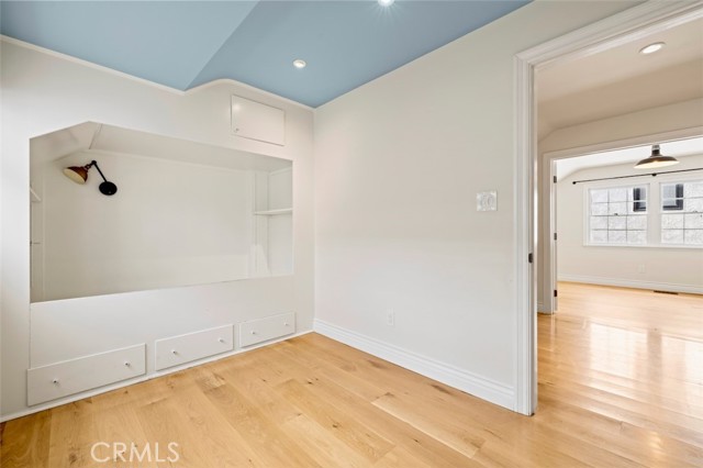 Detail Gallery Image 39 of 59 For 89 Rivo Alto Canal, Long Beach,  CA 90803 - 5 Beds | 3/1 Baths