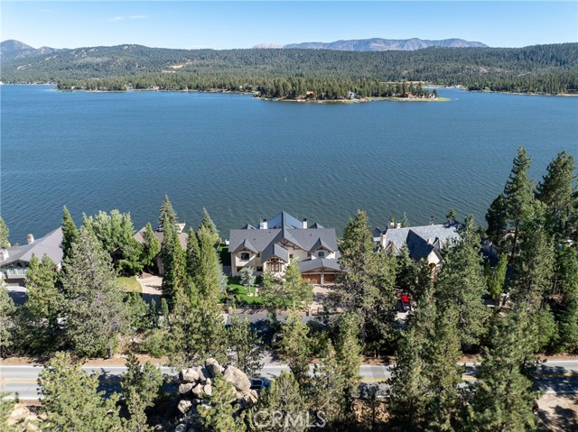 39055 N Shore Drive, Fawnskin CA: https://media.crmls.org/medias/ecedd4dc-e3c1-48f5-b282-04a7fa0165c5.jpg