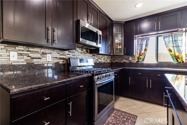 Detail Gallery Image 9 of 23 For 2858 Cole Ave, Highland,  CA 92346 - 4 Beds | 2 Baths