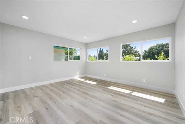 837 S Magnolia Avenue, Anaheim CA: https://media.crmls.org/medias/ecef6b93-f898-46b9-af12-187324c3d0d1.jpg