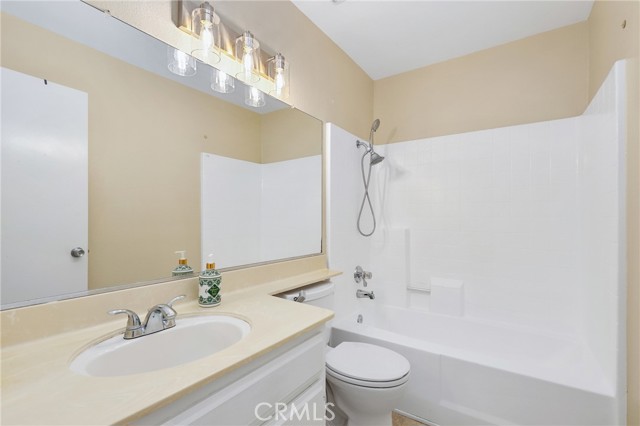 226 Greenmoor, Irvine CA: https://media.crmls.org/medias/ecefc398-2f54-43ff-80de-c1cf320f0348.jpg