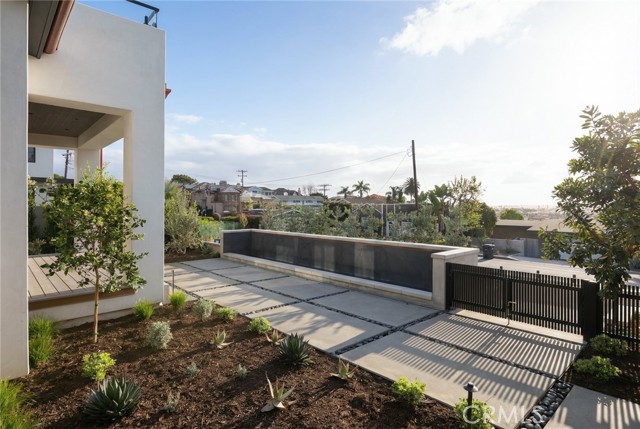 Detail Gallery Image 52 of 57 For 2212 Cliff Dr, Newport Beach,  CA 92663 - 5 Beds | 5/1 Baths