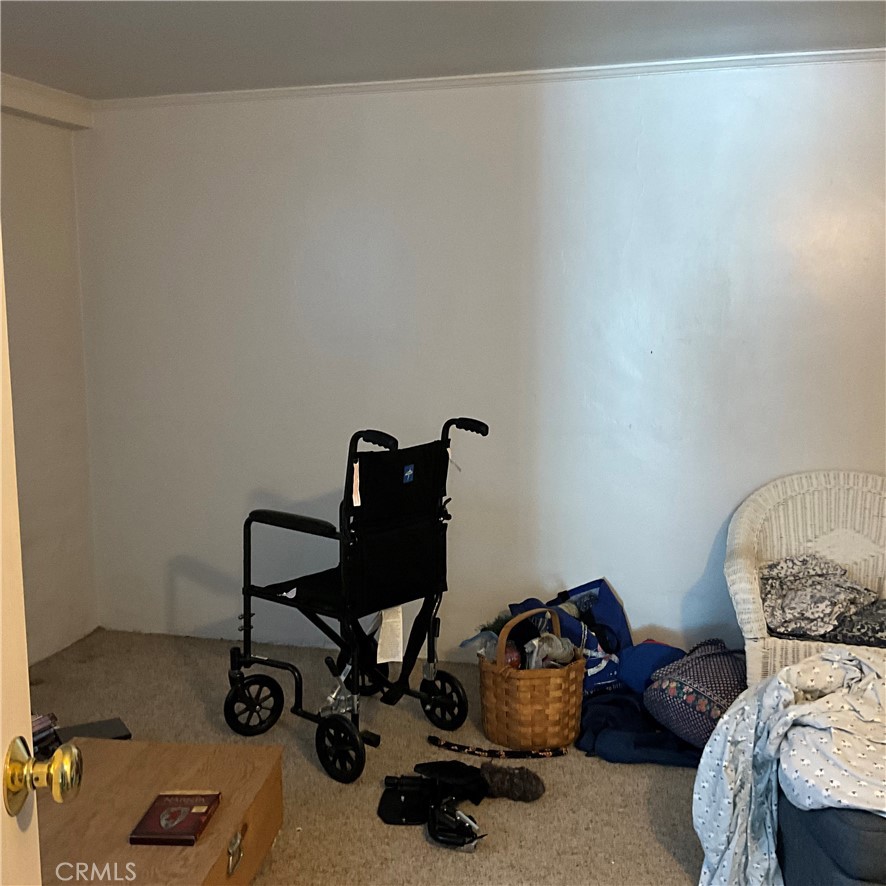 https://media.crmls.org/medias/ecf00558-02f3-43ff-8a20-917b9f3a87ca.jpg?preset=X-Large