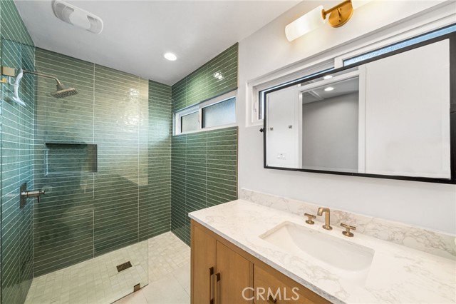 Detail Gallery Image 15 of 23 For 13231 Sandhurst Pl, North Tustin,  CA 92705 - 4 Beds | 2/1 Baths