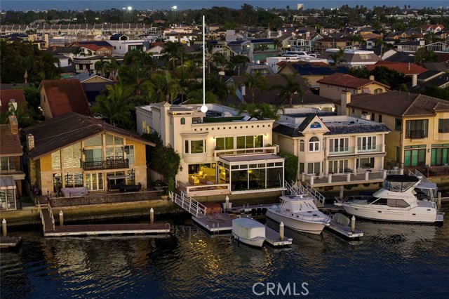 Detail Gallery Image 3 of 41 For 16631 Carousel, Huntington Beach,  CA 92649 - 4 Beds | 4/1 Baths