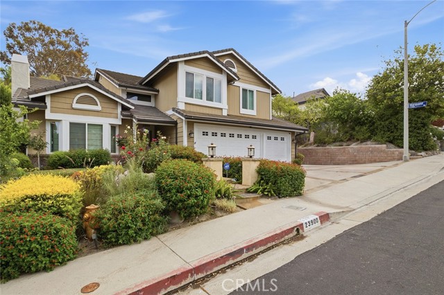 23900 Arminta photo 2